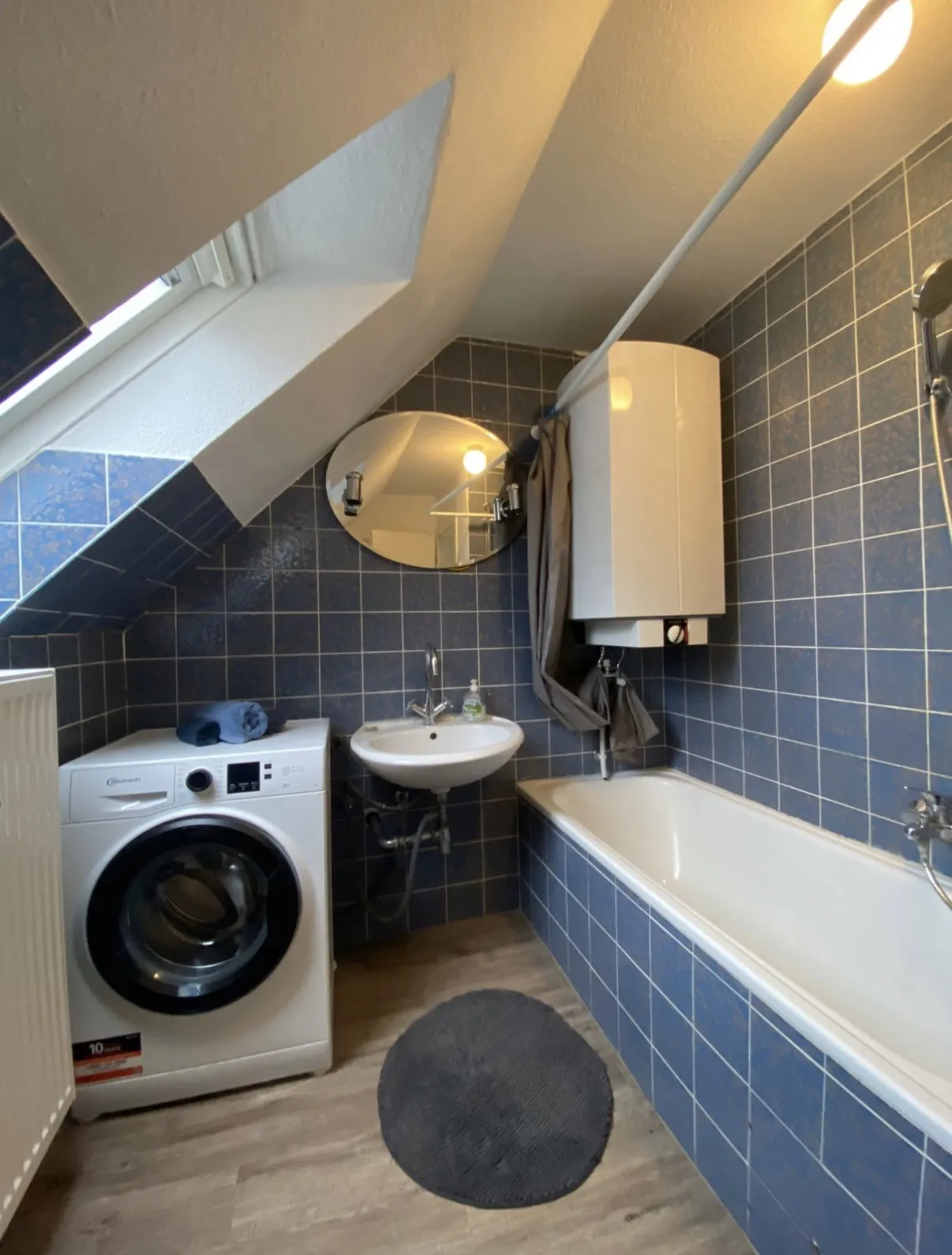 Raiffeisenstraße 49 · Wohnung 2 — Kúpeľňa 1